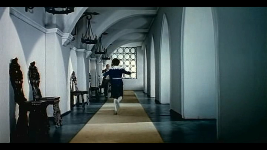 фильм Три толстяка (1966), Петергофские конюшни, Санкт-Петербург.