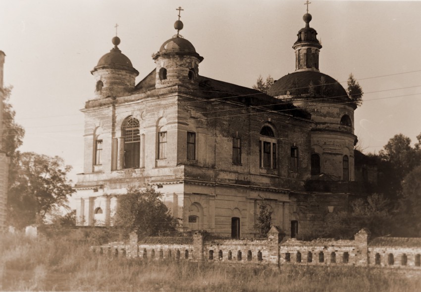усадьба Андреевское, церковь в селе Матренино (Рощино), Церковь Воскресения Христова