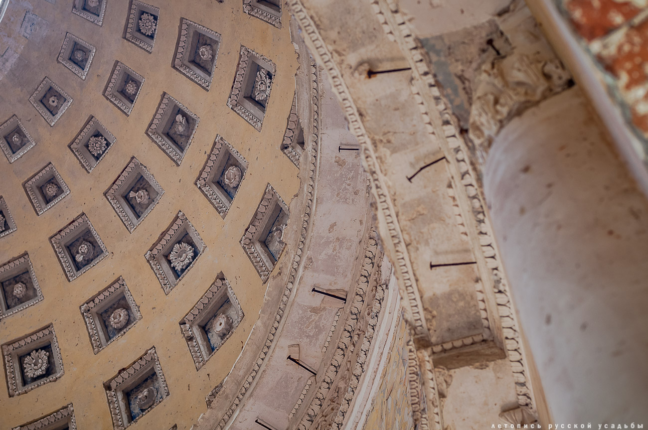 усадьба Никольское-Черенчицы, мавзолей Львовых, храм св. Николая