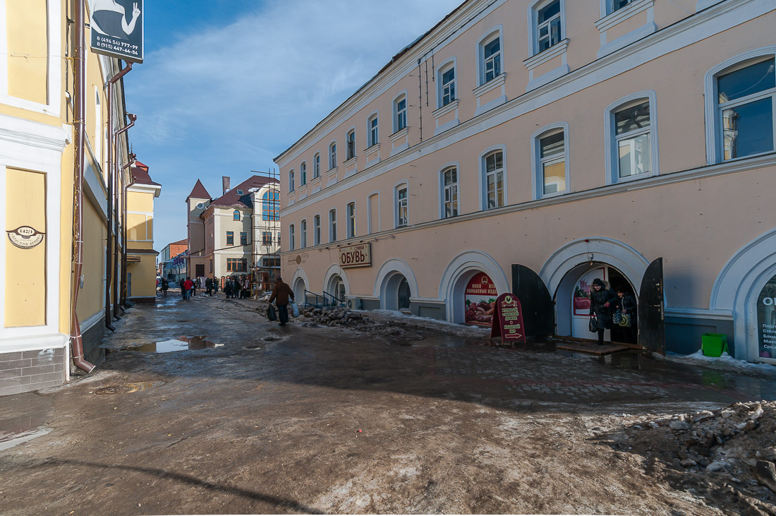 Муниципальное предприятие Дом (Новая гостиница Лавры), 1863 г., архитектор И.А. Малышев, проспект Красной Армии д.140, фотографии до пожара