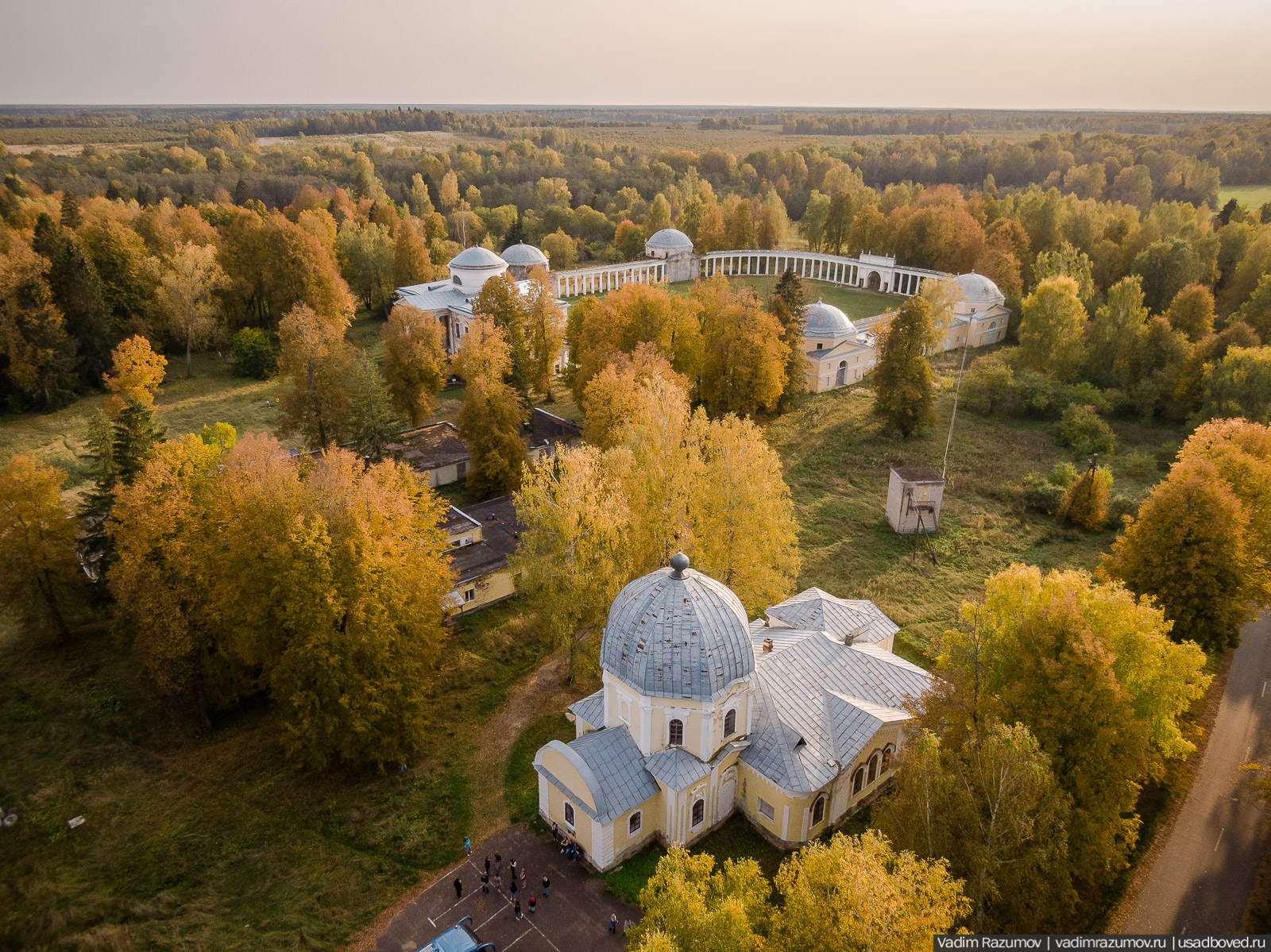 усадьба Знаменское-Раек с дрона, Тверская область, Торжокский район, осень, Летопись русской усадьбы