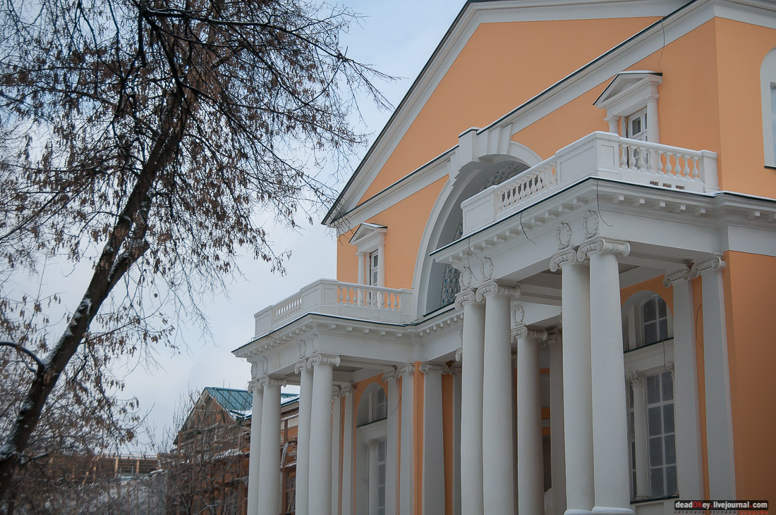 усадьба Разумовского на Гороховом поле (г. Москва, ул. Казакова, д.18)