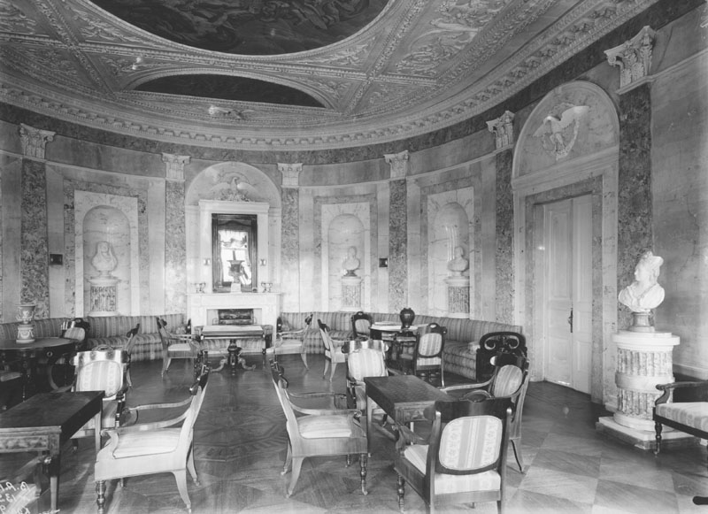 старые фотографии с выставки ОИРУ.