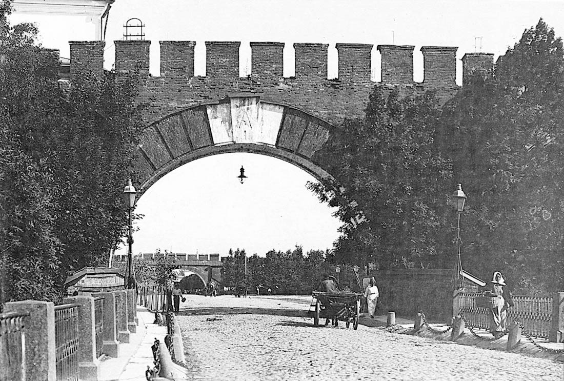 Дайджест по аудиогидам izi.TRAVEL #10. Лучшие гиды по кремлям