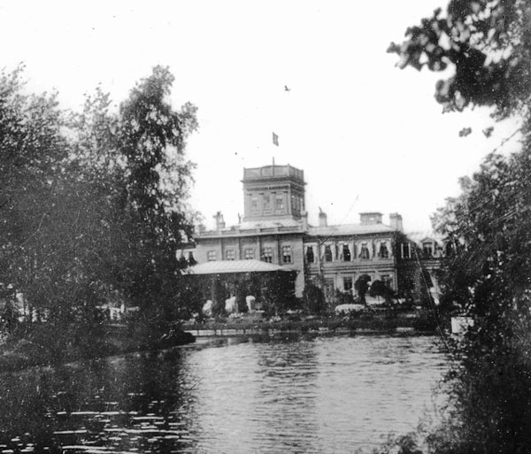 Усадьба Ульянка. Петергофская дорога.