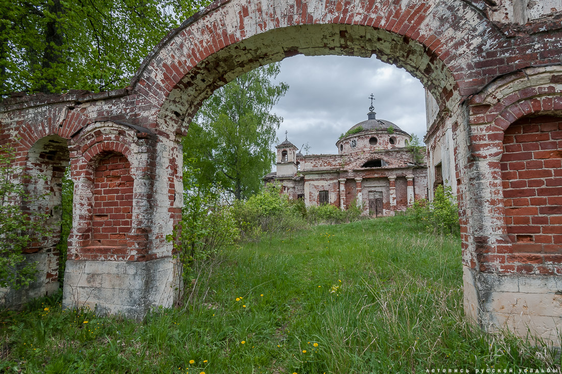 церковь Петра и Павла в Переслегино