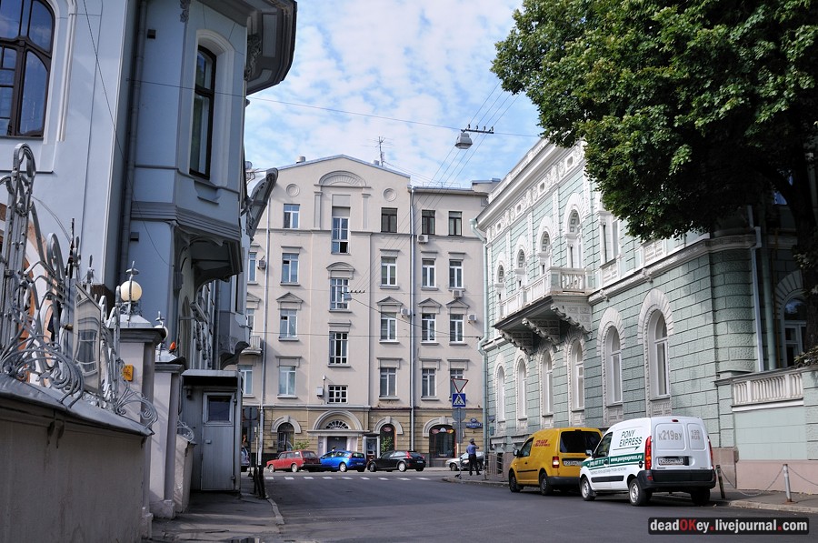 усадьба Волчкова на ул. Поварская д.42-44 и особняк Миндовского