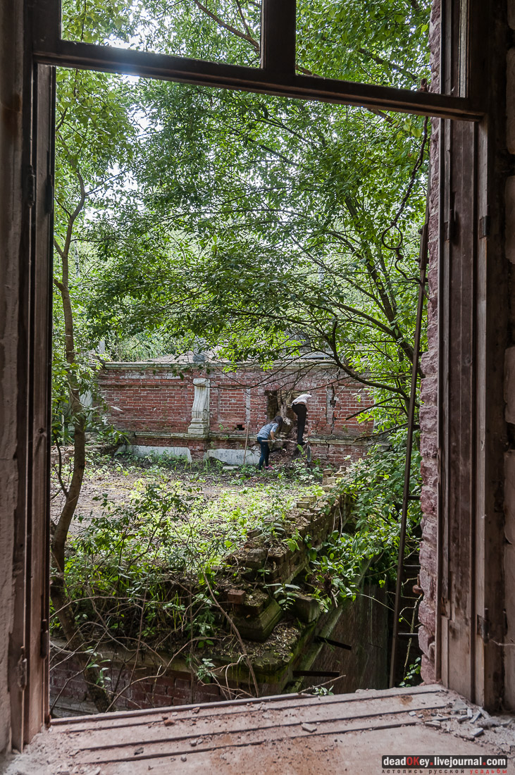 усадьба Семеновское-Отрада, субботник