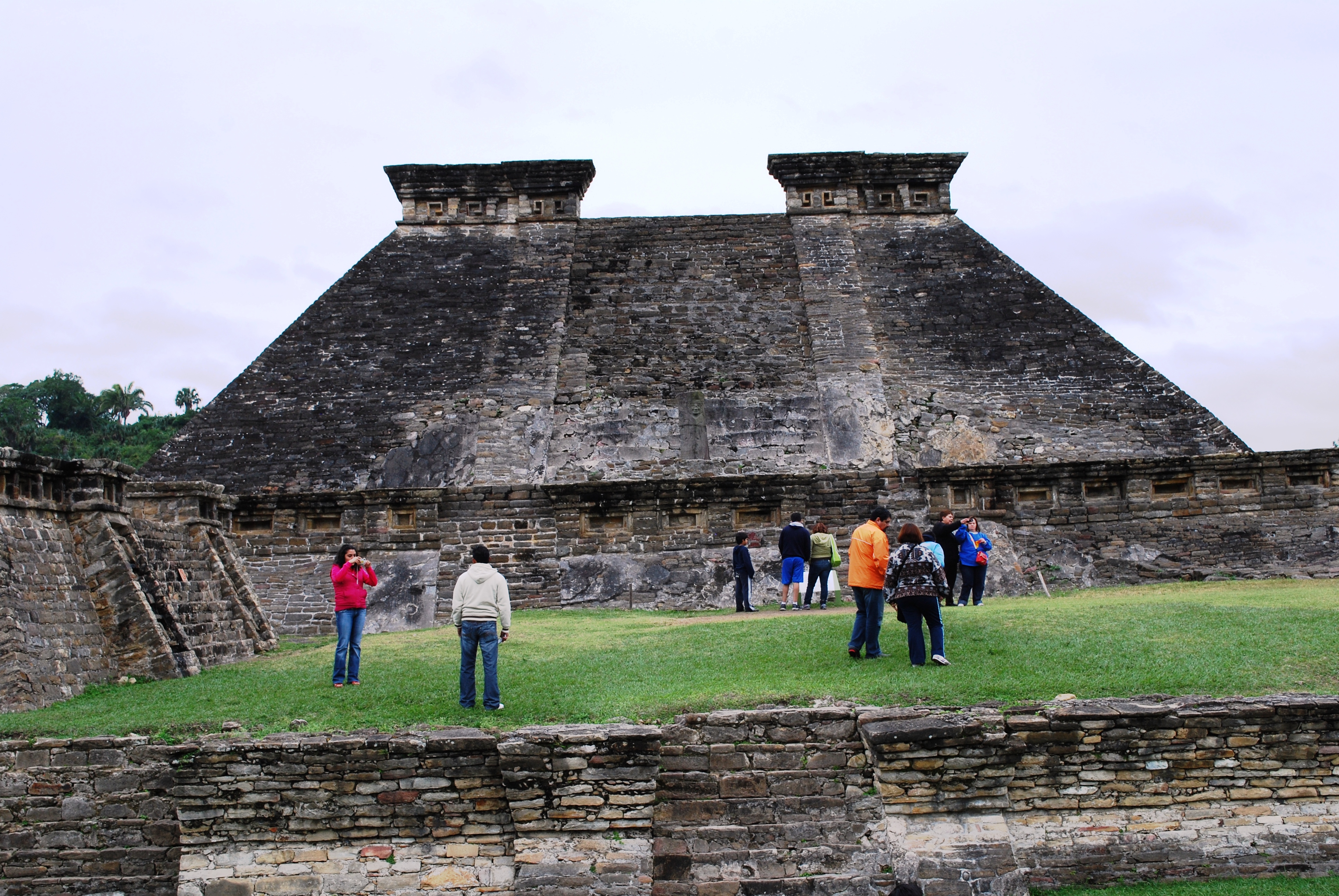 Эль-Тахин (El Tajin) города, Пирамида, ЭльТахин, является, можно, ЭльТахина, нишами, город, находится, который, пирамиды, самой, других, грома», изображение, которых, места, метров, собой, индейцев