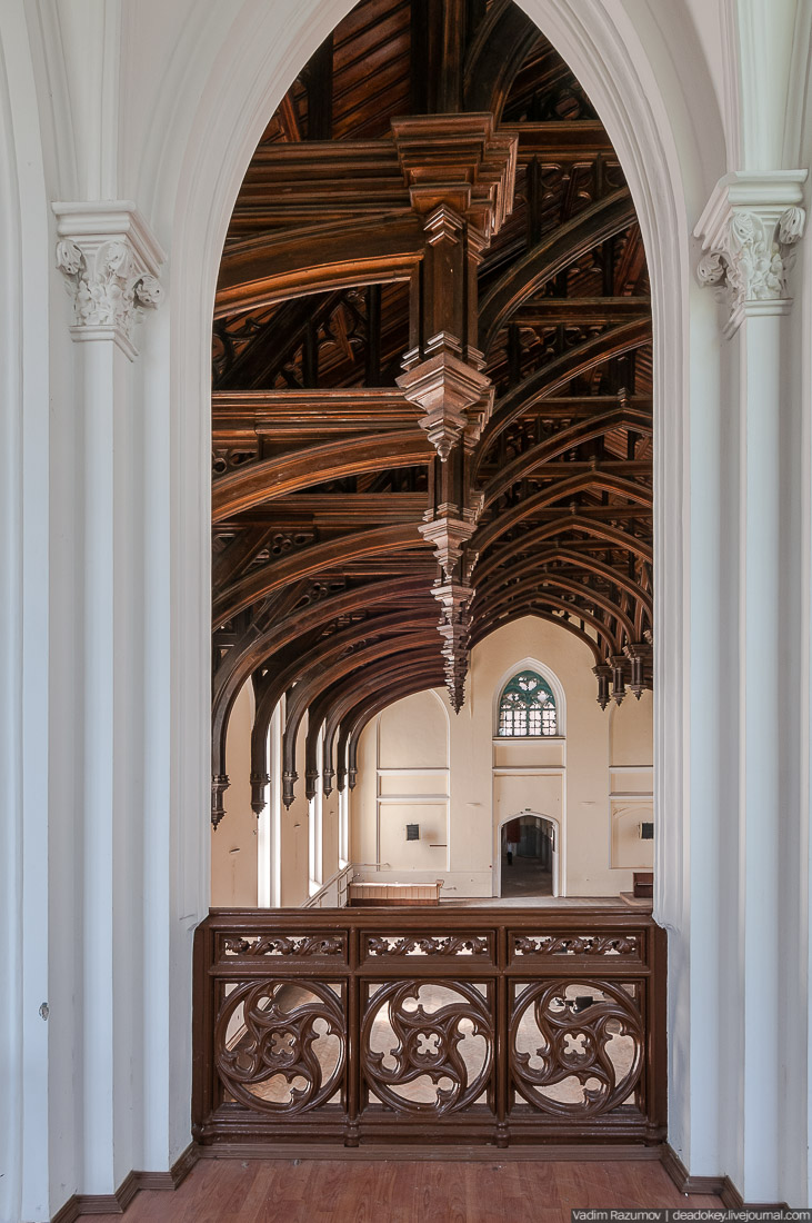 Петергофские конюшни