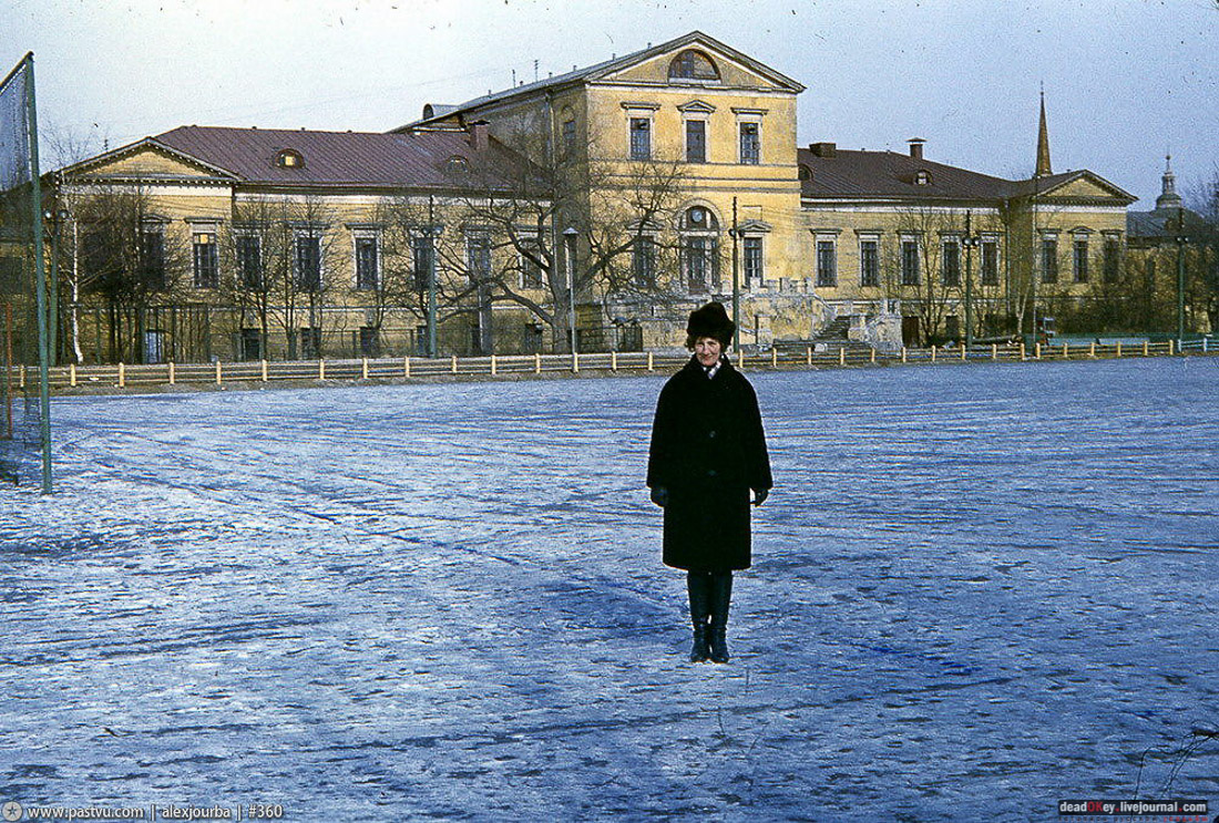 усадьба Разумовского на Гороховом поле (г. Москва, ул. Казакова, д.18)