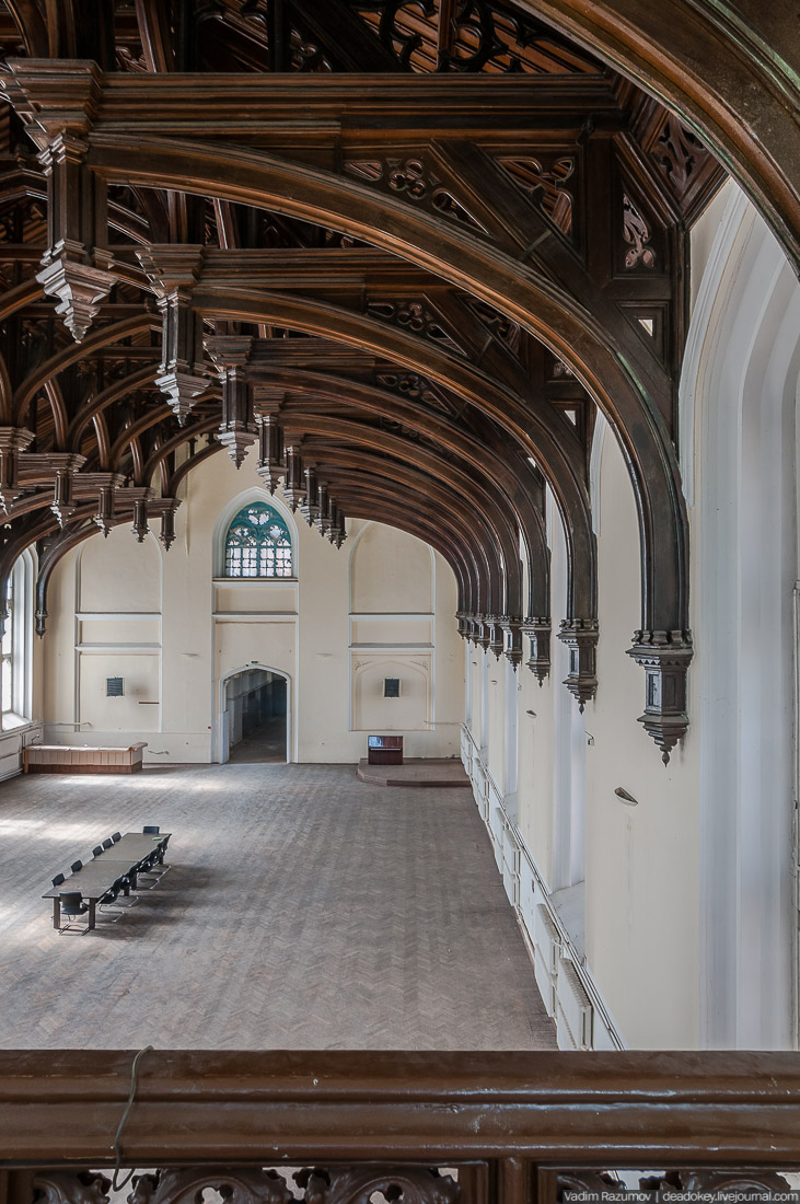 Петергофские конюшни