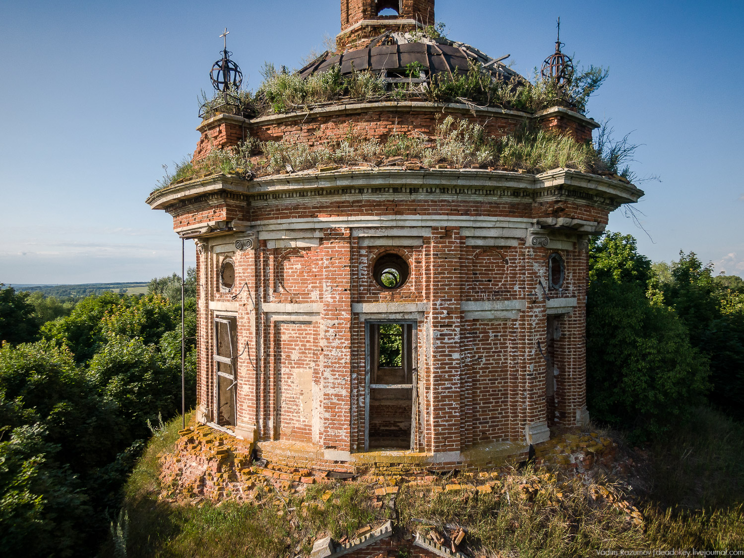 Усадебные волонтеры. Субботник на могиле В.И. Баженова, Старое Глазово, Горки