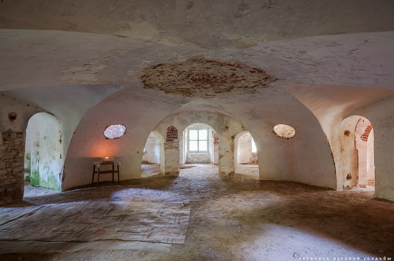 усадьба Никольское-Черенчицы, мавзолей Львовых, храм св. Николая