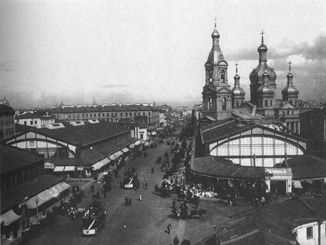 Дайджест по аудиогидам izi.TRAVEL #3. Лучшие пешеходные экскурсии Санкт-Петербурга