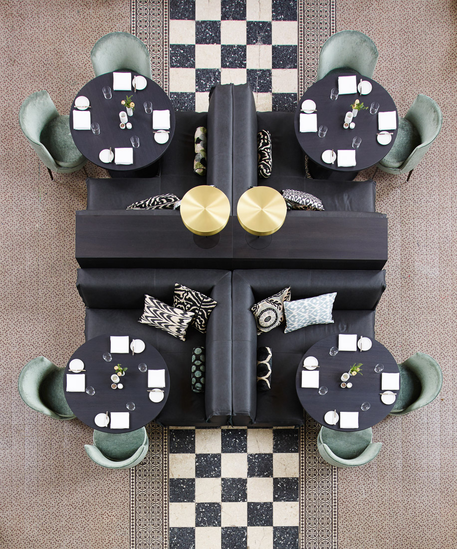 Ресторан The Jane в здании часовни, Бельгия, Антверпен.