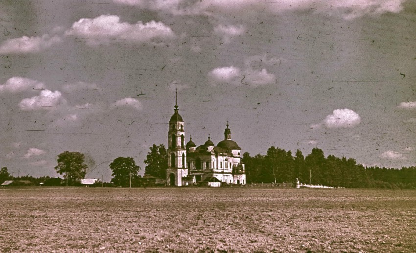 усадьба Андреевское, церковь в селе Матренино (Рощино), Церковь Воскресения Христова