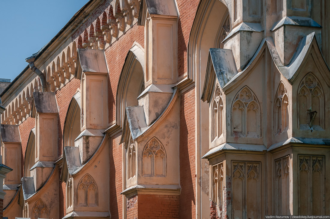 Петергофские конюшни