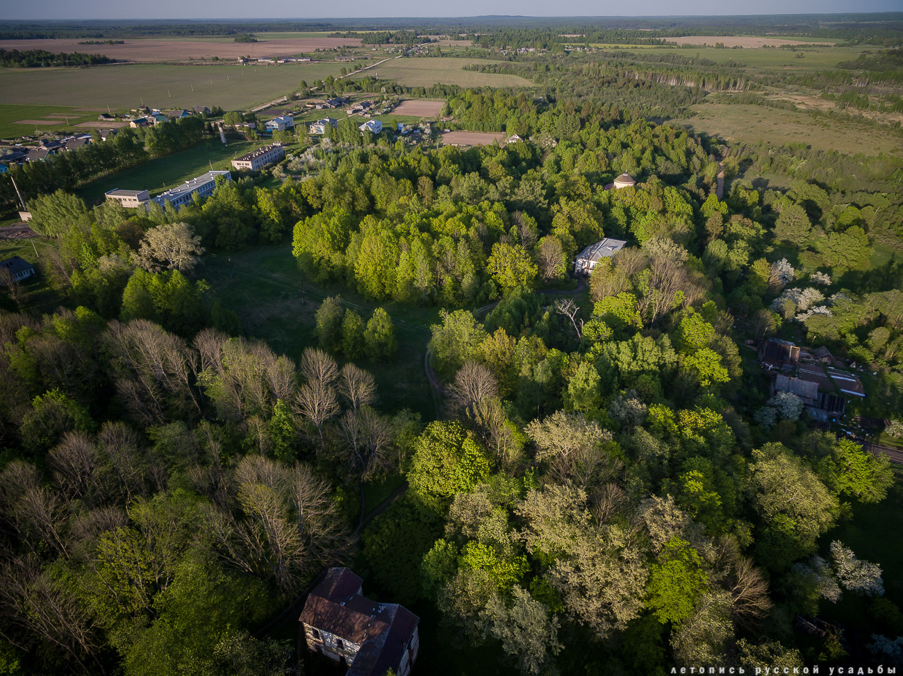 усадьба Никольское-Черенчицы, мавзолей Львовых, храм св. Николая