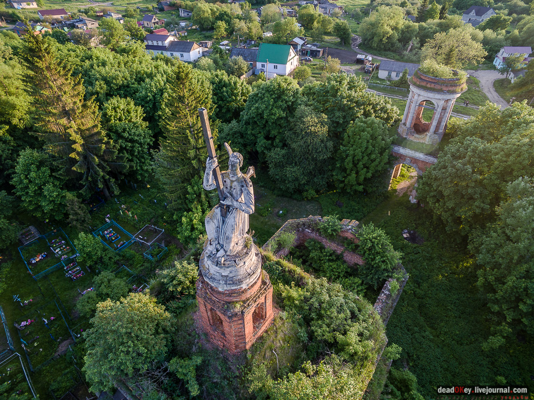 усадьба Аксиньино, фотографии Спасского храма с квадрокоптера