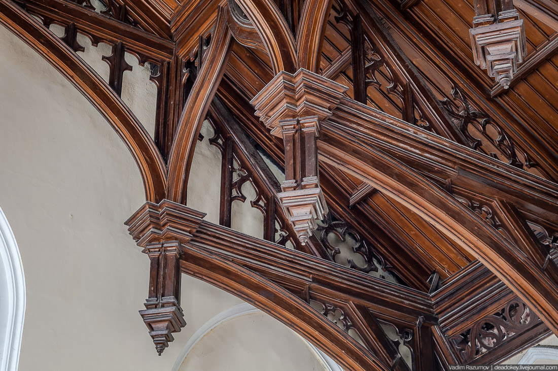 Петергофские конюшни