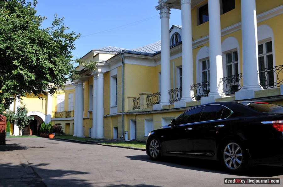 усадьба Соллогуба (городская усадьба Долгоруких или Дом Ростовых) на ул. Поварская д.52
