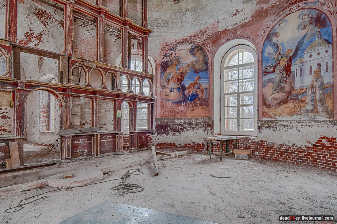 усадьба Андреевское, церковь в селе Матренино (Рощино), Церковь Воскресения Христова