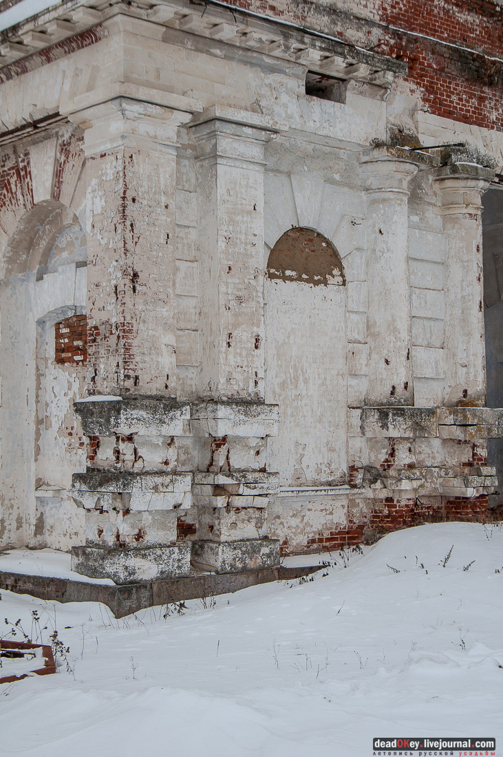 усадьба Андреевское, церковь в селе Матренино (Рощино), Церковь Воскресения Христова