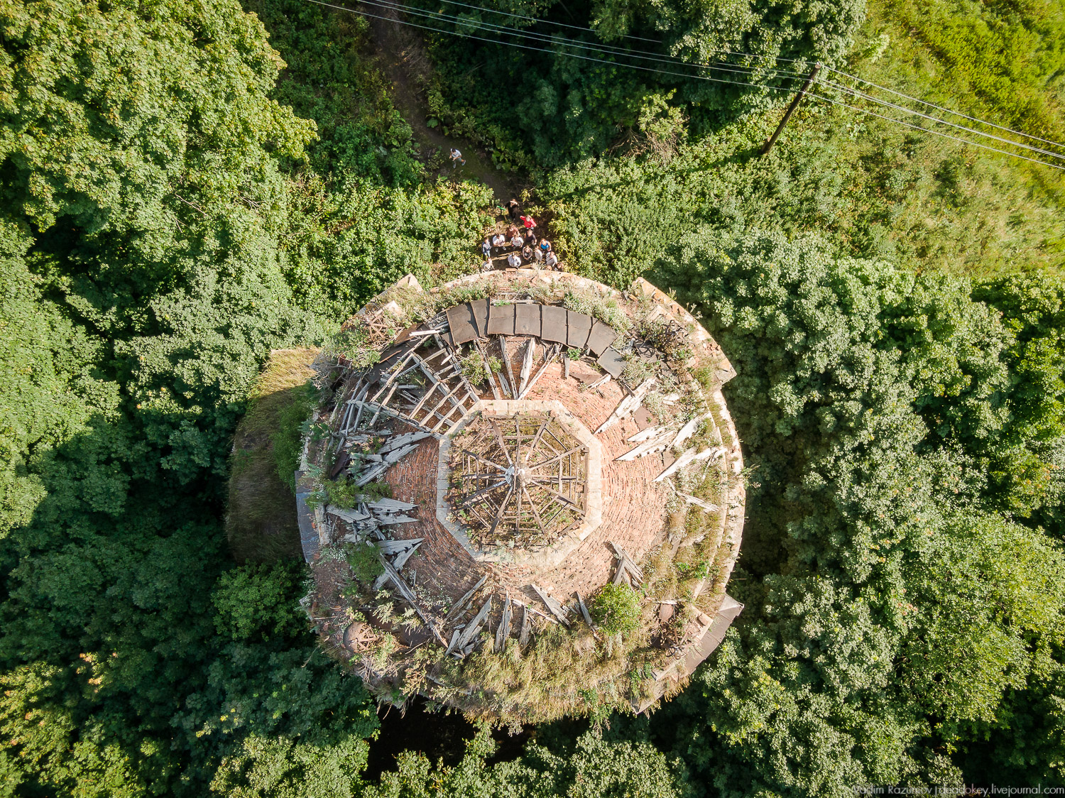 Усадебные волонтеры. Субботник на могиле В.И. Баженова, Старое Глазово, Горки