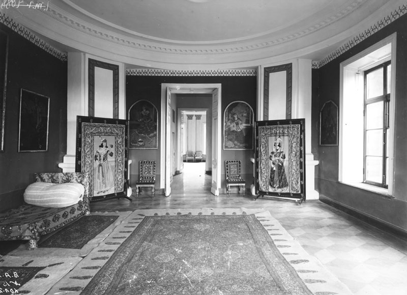 старые фотографии с выставки ОИРУ.