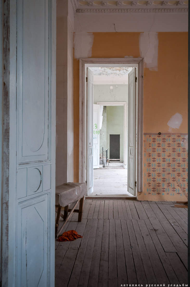 Усадьба Покровское-Стрешнево, интерьеры главного дома, пожар в оранжерее