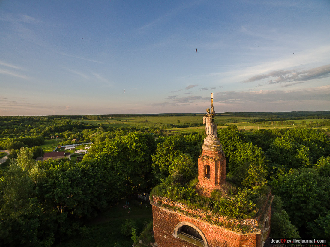 усадьба Аксиньино, фотографии Спасского храма с квадрокоптера