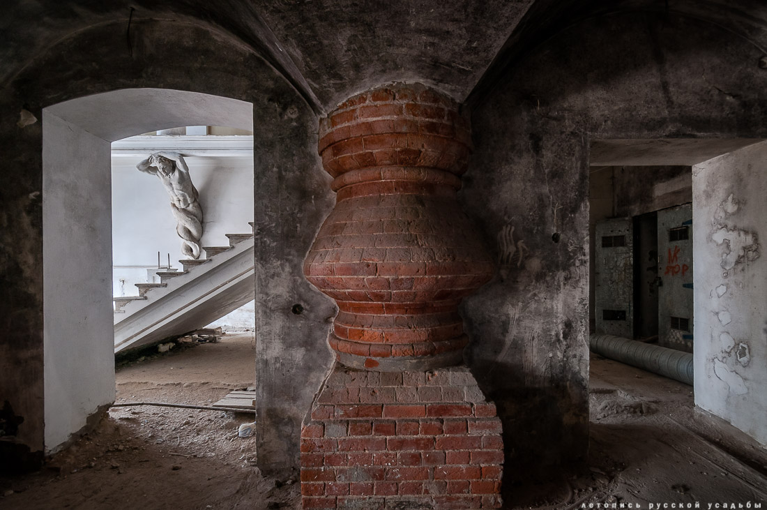 Усадьба Покровское-Стрешнево, интерьеры главного дома, пожар в оранжерее