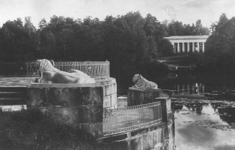 старые фотографии с выставки ОИРУ.