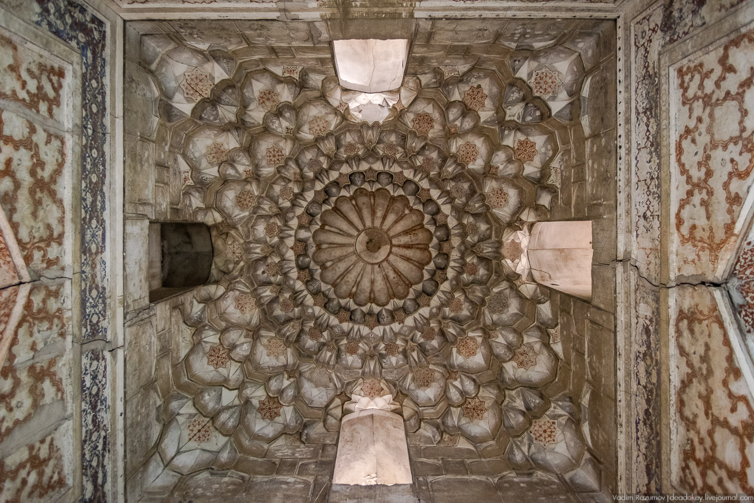 Узбекистан, Бухара и Самарканд, потолки, рельефная майлока, изразцы