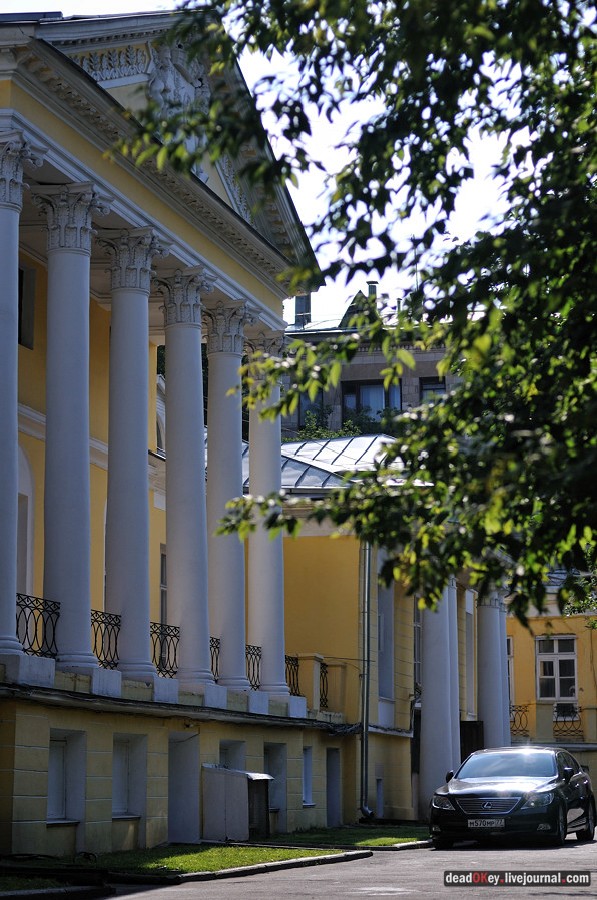 усадьба Соллогуба (городская усадьба Долгоруких или Дом Ростовых) на ул. Поварская д.52