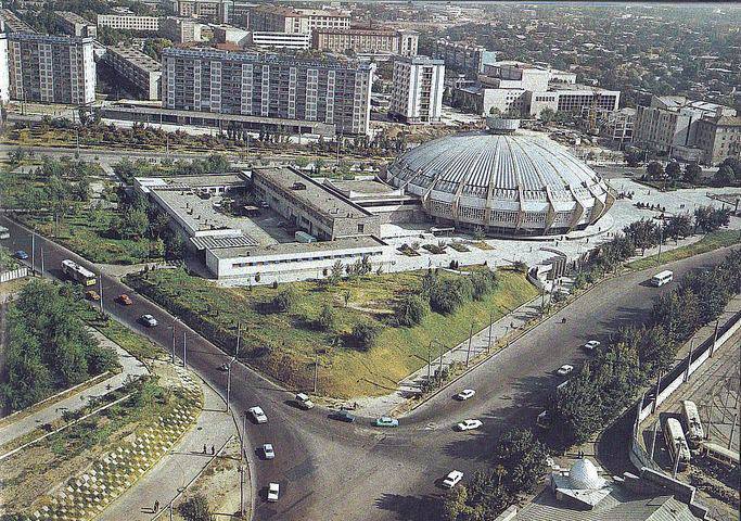 Ташкентский цирк, город Ташкент, Узбекистан, 1976 год, советский модернизм, архитекторы Г.М. Александрович, Г.Масягин
