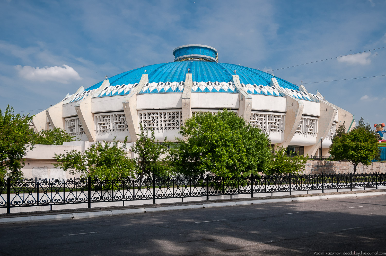 Ташкентский цирк, город Ташкент, Узбекистан, 1976 год, советский модернизм, архитекторы Г.М. Александрович, Г.Масягин