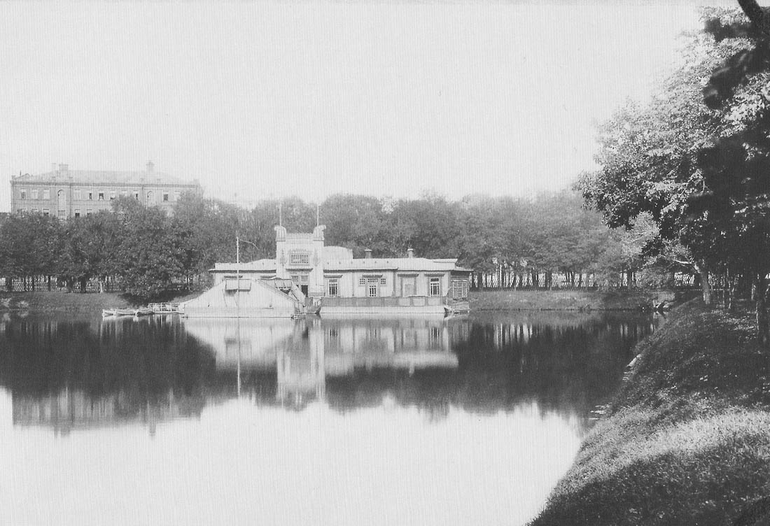 Дайджест по аудиогидам izi.TRAVEL #9. Лучшие гиды по московским улицам