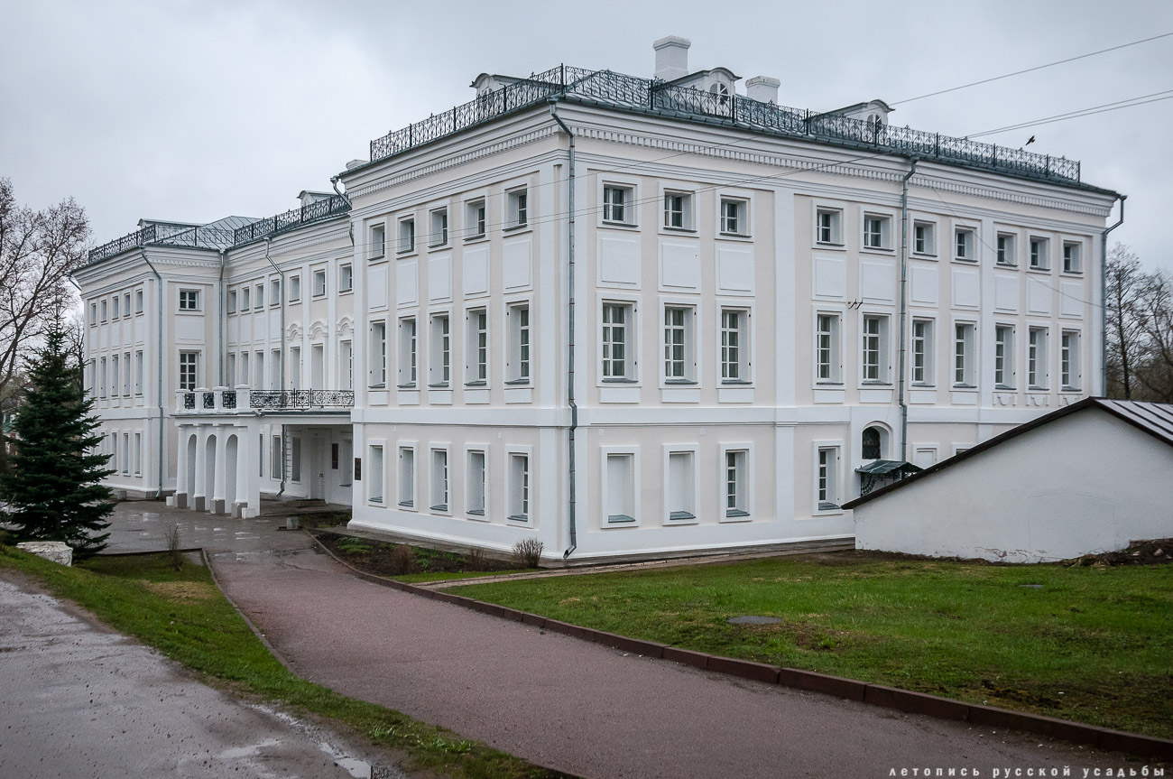 Усадебный экспресс. Полотняный завод. Усадьба Золотаревых. Дом-музей Циолковского.