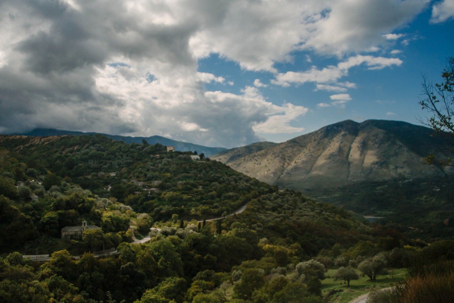 Албания: дорога в Гирокастру