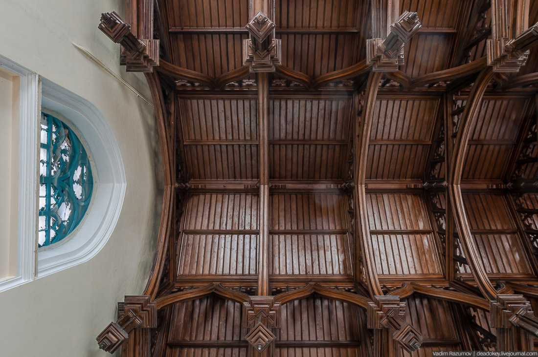 Петергофские конюшни