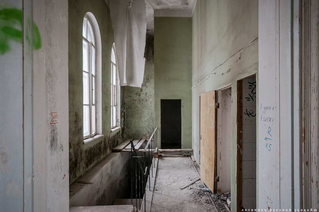 Усадьба Покровское-Стрешнево, интерьеры главного дома, пожар в оранжерее