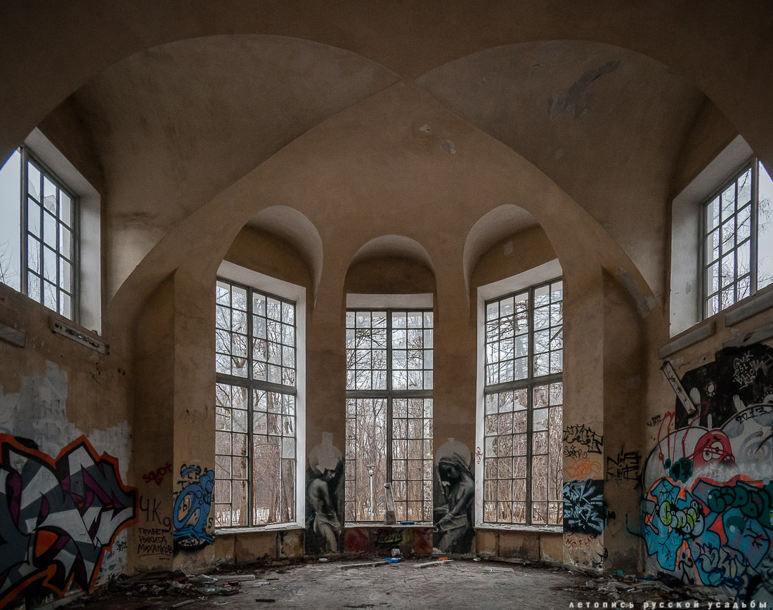 Усадьба Покровское-Стрешнево, интерьеры главного дома, пожар в оранжерее