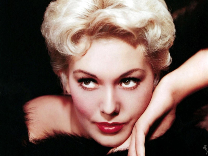 kim-novak-wallpaper-6 (700x525, 211Kb)