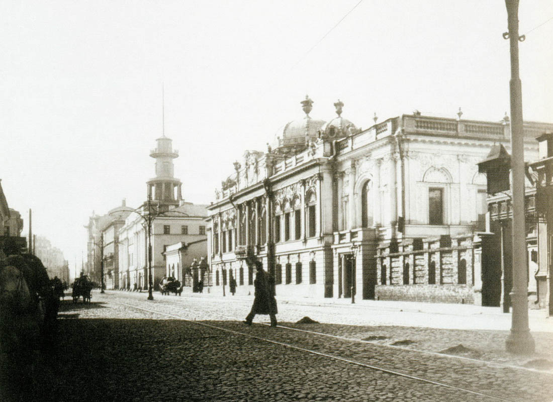 Дайджест по аудиогидам izi.TRAVEL #13. Прогулки по местам известных личностей. Москва.