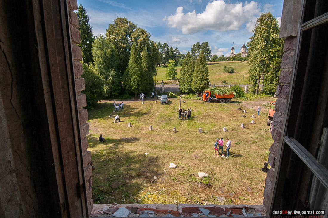 усадьба Семеновское-Отрада, субботник