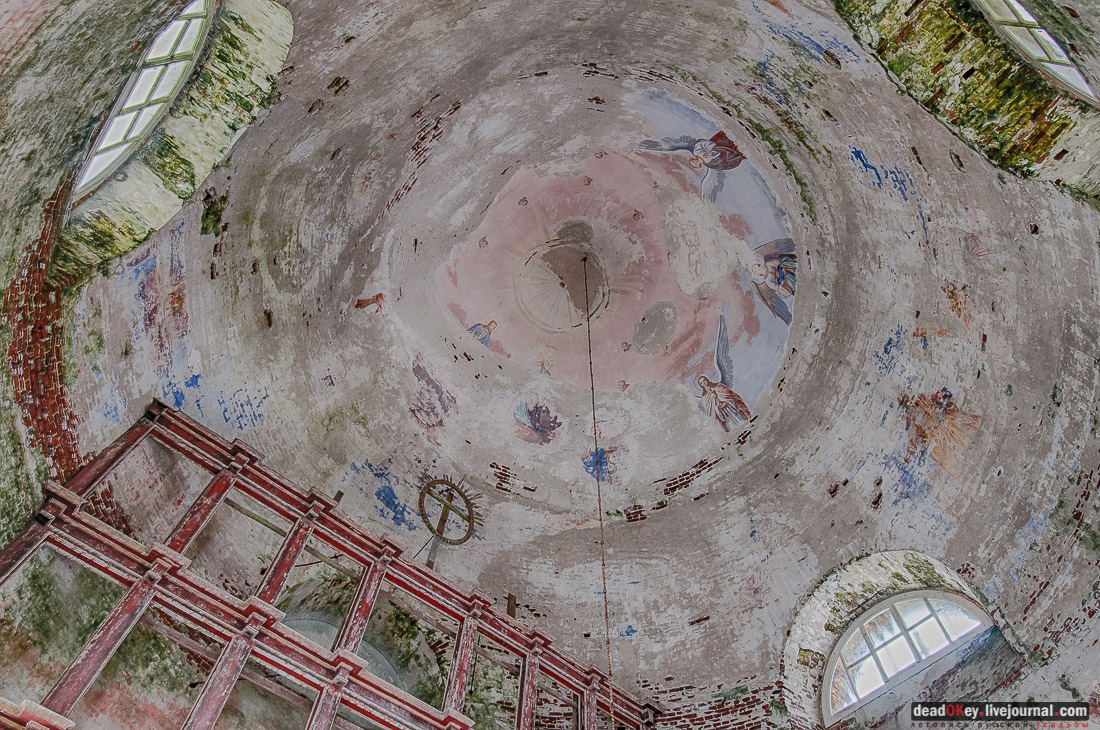 усадьба Андреевское, церковь в селе Матренино (Рощино), Церковь Воскресения Христова