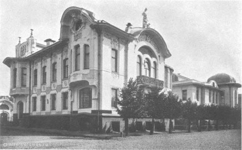 усадьба Волчкова на ул. Поварская д.42-44 и особняк Миндовского