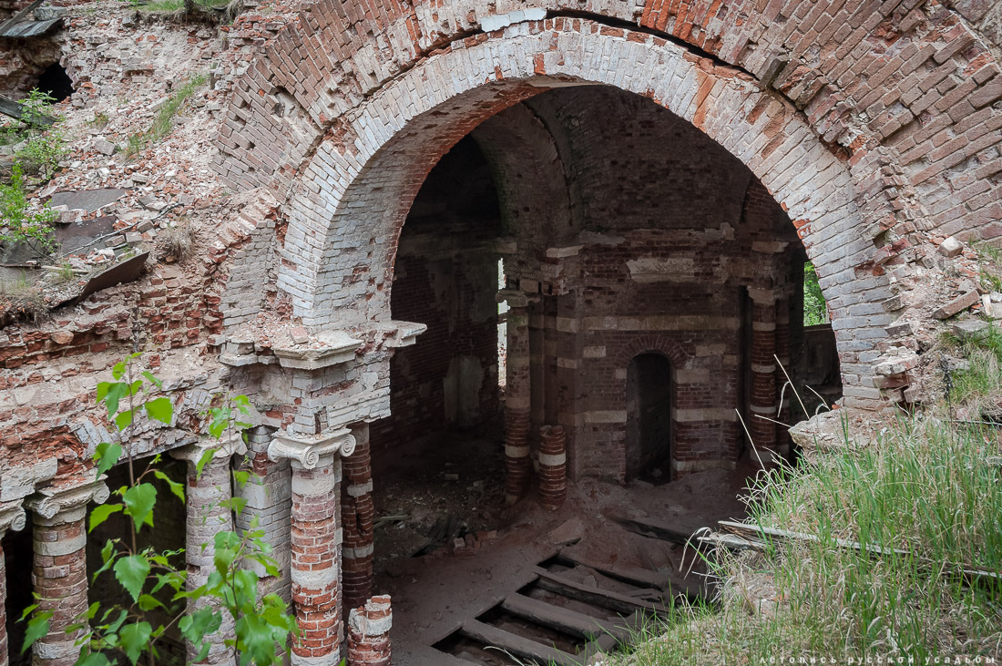 церковь Петра и Павла в Переслегино